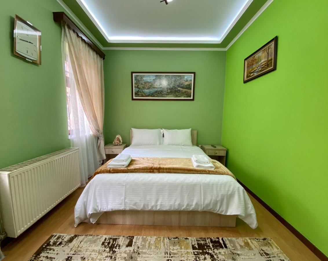 Vila A Hotel コルチャ エクステリア 写真