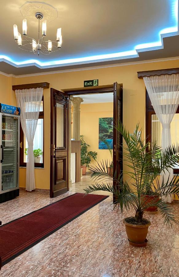 Vila A Hotel コルチャ エクステリア 写真