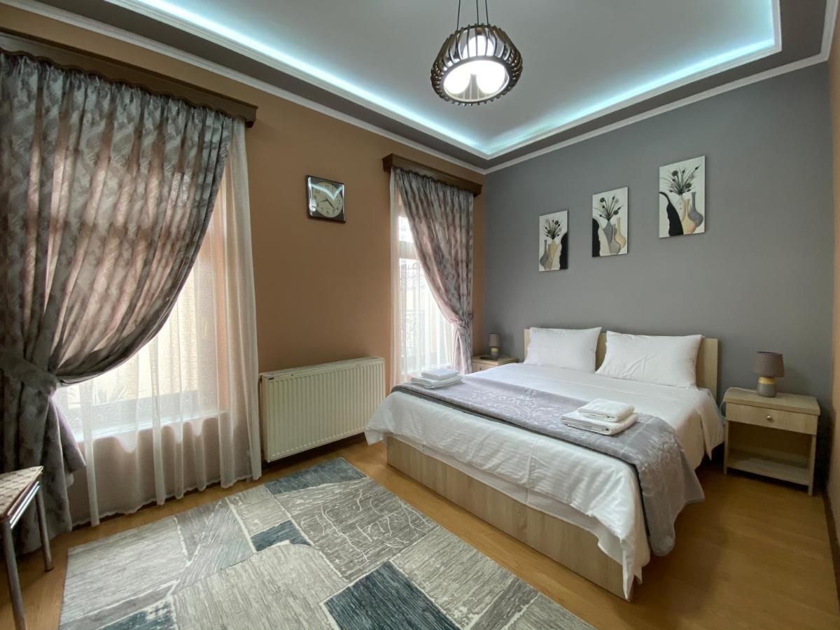 Vila A Hotel コルチャ エクステリア 写真